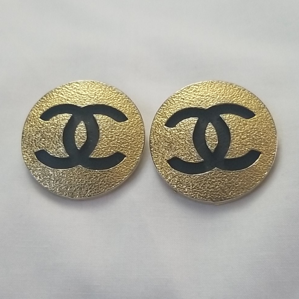 Vintage clip on earings